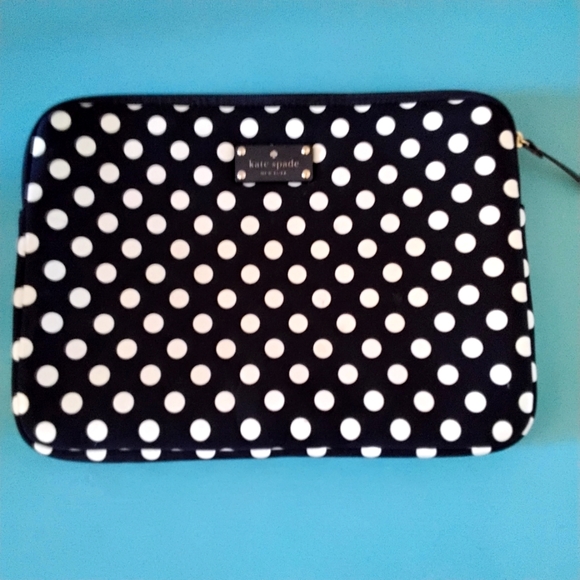 Kate Spade New York Black & White Polka Dot Laptop Sleeve - Picture 1 of 8